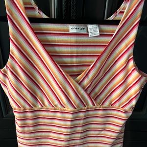 Women’s super cute, Top Kris Kross, front colors orange red white size Xlarge